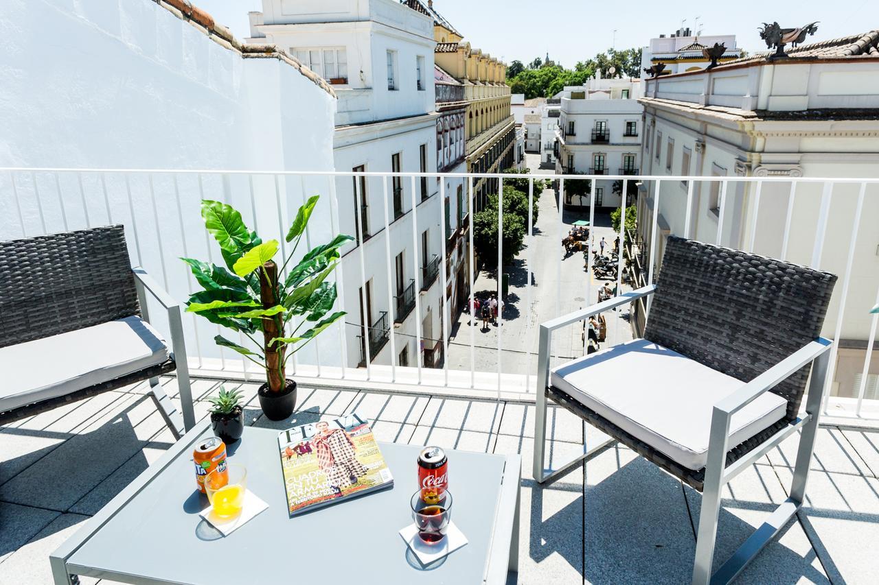 La Puerta De Palacio - Adults Only Seville Exterior photo